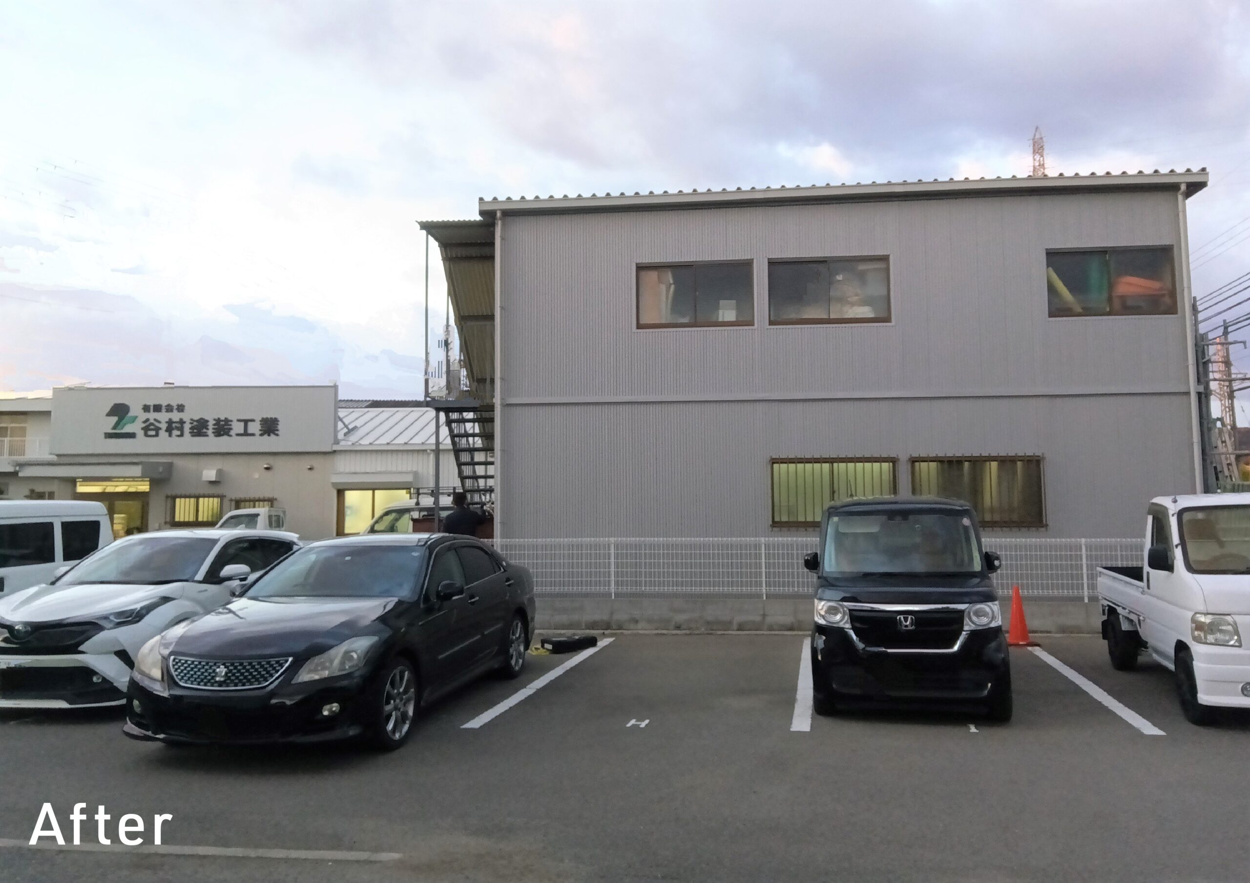 【倉庫外装重ね張りリフォーム】